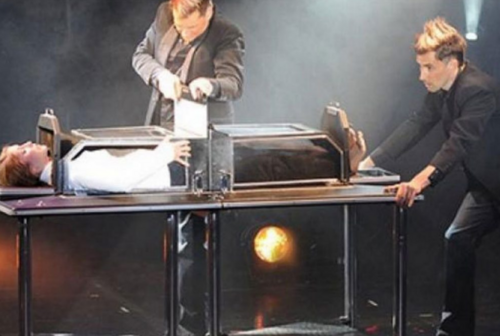 Biểu Diễn Ảo Thuật